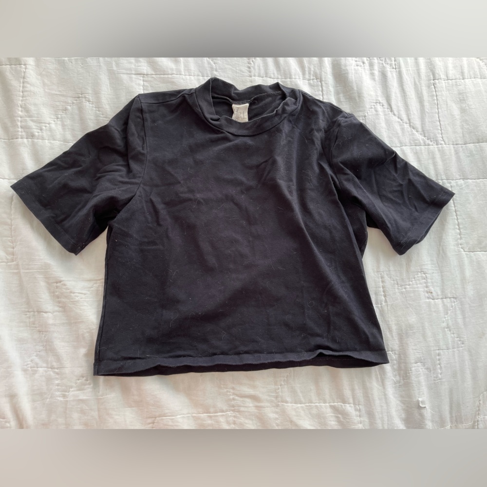 Black cropped T shirt